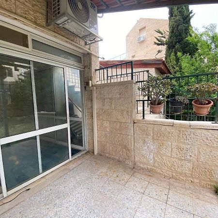 דירת גן מרווחת במיקום מעולה עם נטפליקס חינמי Apartment Ma'ale Adumim ภายนอก รูปภาพ