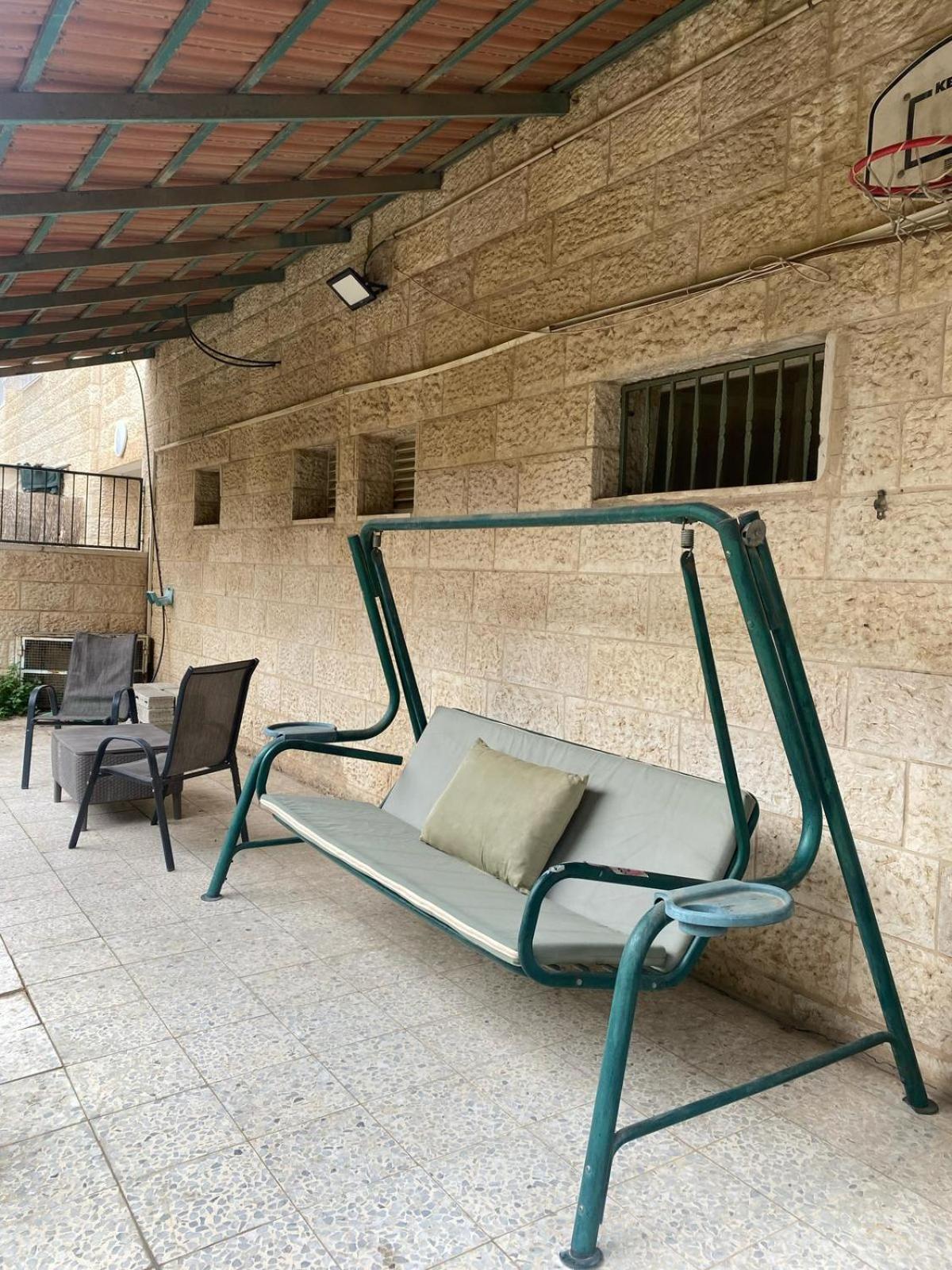 דירת גן מרווחת במיקום מעולה עם נטפליקס חינמי Apartment Ma'ale Adumim ภายนอก รูปภาพ