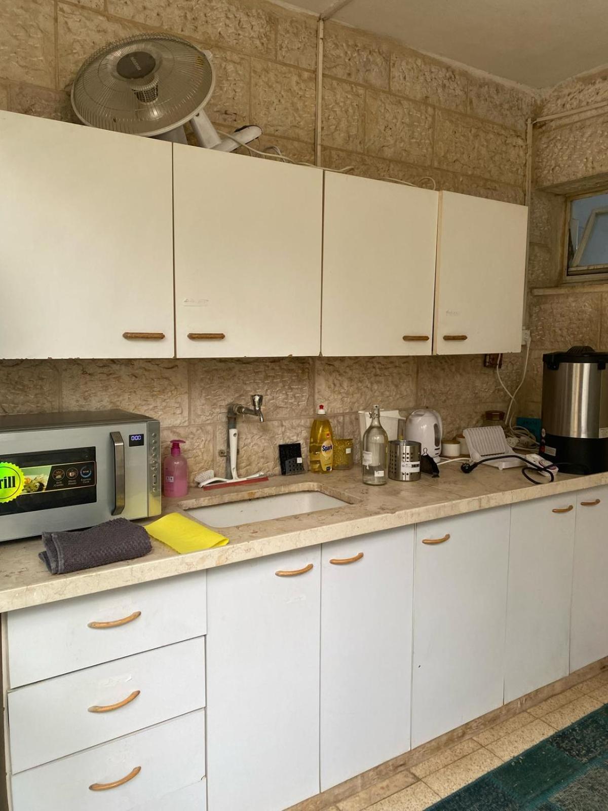 דירת גן מרווחת במיקום מעולה עם נטפליקס חינמי Apartment Ma'ale Adumim ภายนอก รูปภาพ