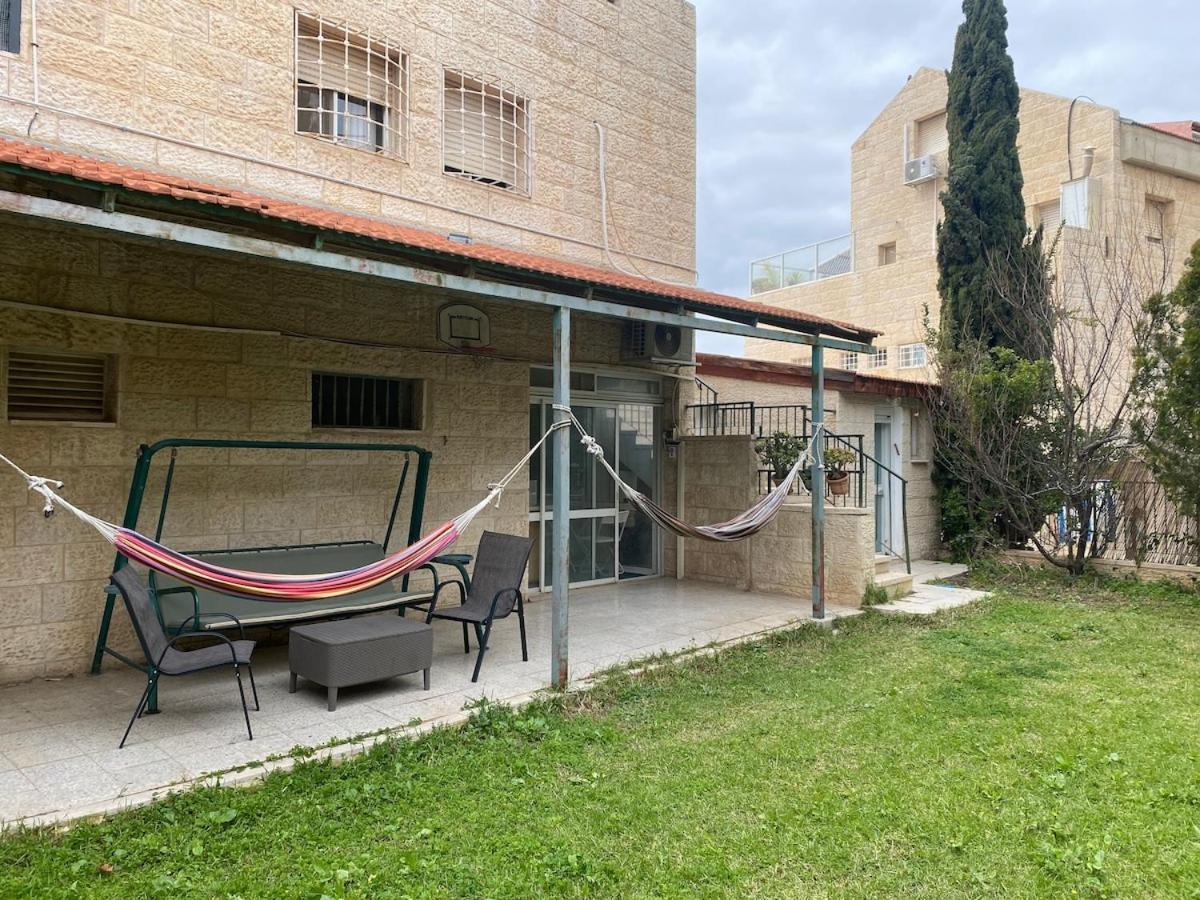 דירת גן מרווחת במיקום מעולה עם נטפליקס חינמי Apartment Ma'ale Adumim ภายนอก รูปภาพ