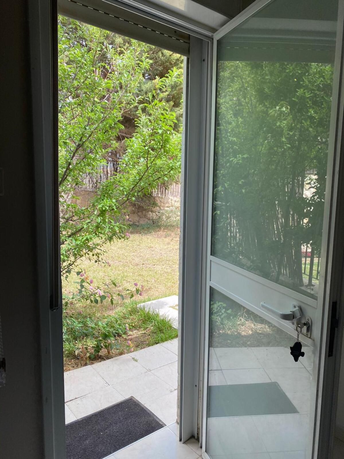 דירת גן מרווחת במיקום מעולה עם נטפליקס חינמי Apartment Ma'ale Adumim ภายนอก รูปภาพ